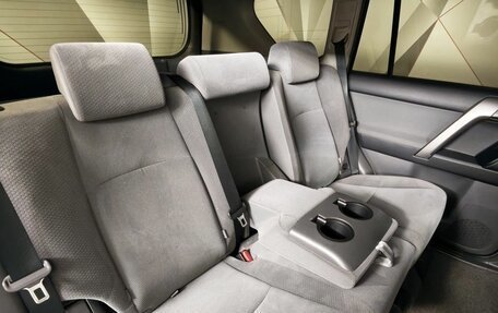 Toyota Land Cruiser Prado 150 рестайлинг 2, 2013 год, 2 700 000 рублей, 16 фотография