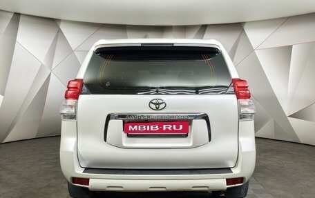 Toyota Land Cruiser Prado 150 рестайлинг 2, 2013 год, 2 700 000 рублей, 8 фотография