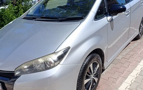 Toyota Wish II, 2012 год, 1 450 000 рублей, 2 фотография