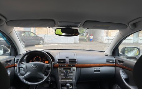 Toyota Avensis III рестайлинг, 2006 год, 839 999 рублей, 2 фотография
