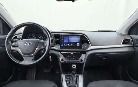 Hyundai Elantra VI рестайлинг, 2016 год, 975 000 рублей, 7 фотография