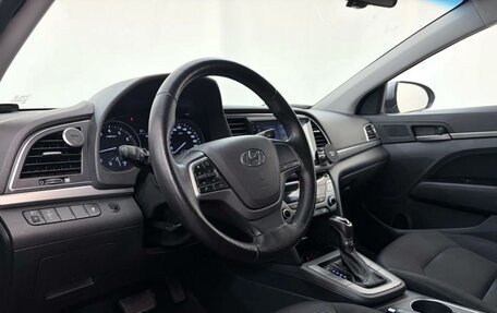 Hyundai Elantra VI рестайлинг, 2016 год, 975 000 рублей, 9 фотография