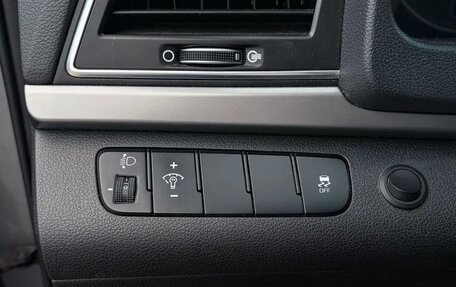 Hyundai Elantra VI рестайлинг, 2016 год, 975 000 рублей, 11 фотография