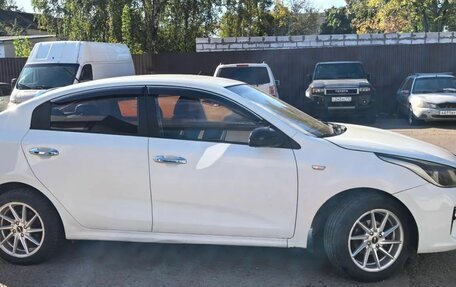 KIA Rio IV, 2018 год, 670 000 рублей, 2 фотография