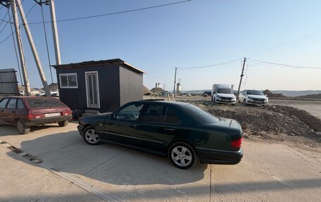 Mercedes-Benz E-Класс, 1997 год, 410 000 рублей, 5 фотография