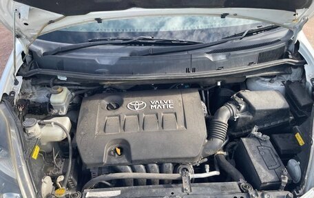Toyota ISis I, 2010 год, 930 000 рублей, 14 фотография