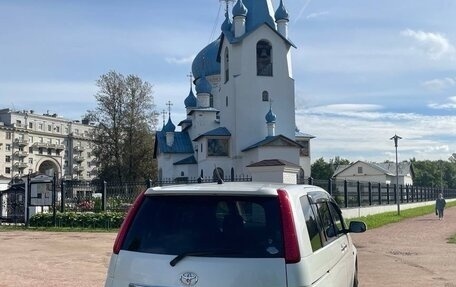 Toyota ISis I, 2010 год, 930 000 рублей, 5 фотография