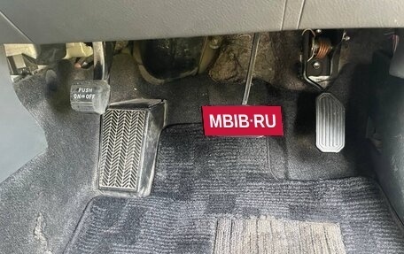 Toyota ISis I, 2010 год, 930 000 рублей, 13 фотография