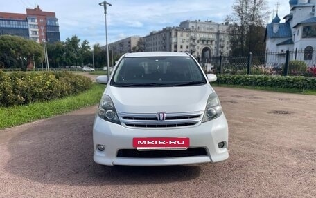 Toyota ISis I, 2010 год, 930 000 рублей, 6 фотография