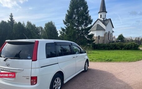Toyota ISis I, 2010 год, 930 000 рублей, 8 фотография