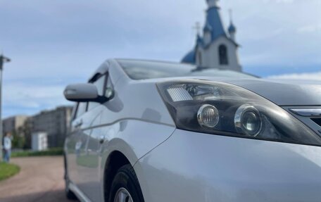 Toyota ISis I, 2010 год, 930 000 рублей, 25 фотография