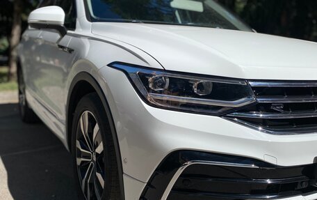 Volkswagen Tiguan II, 2022 год, 3 450 000 рублей, 2 фотография