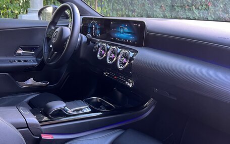 Mercedes-Benz A-Класс, 2018 год, 2 360 000 рублей, 8 фотография