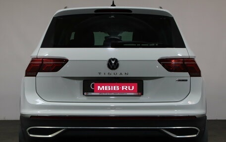 Volkswagen Tiguan II, 2021 год, 2 549 000 рублей, 5 фотография