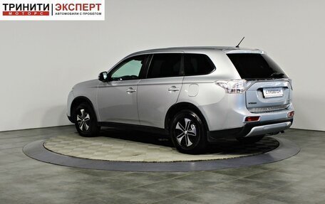 Mitsubishi Outlander III рестайлинг 3, 2014 год, 1 557 000 рублей, 7 фотография