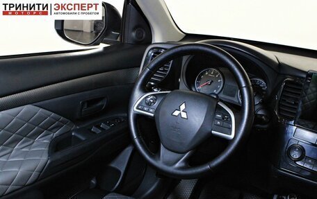 Mitsubishi Outlander III рестайлинг 3, 2014 год, 1 557 000 рублей, 13 фотография