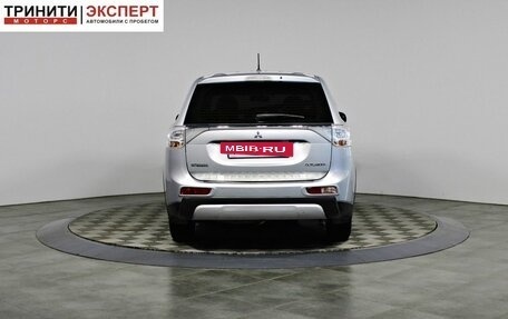 Mitsubishi Outlander III рестайлинг 3, 2014 год, 1 557 000 рублей, 6 фотография