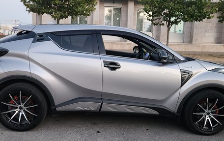 Toyota C-HR I рестайлинг, 2018 год, 2 374 000 рублей, 4 фотография