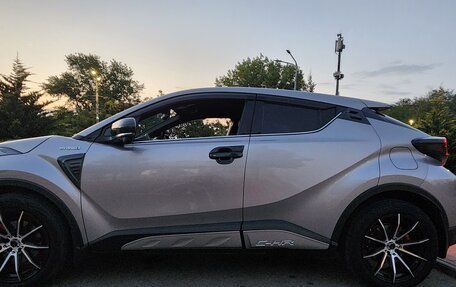 Toyota C-HR I рестайлинг, 2018 год, 2 374 000 рублей, 2 фотография