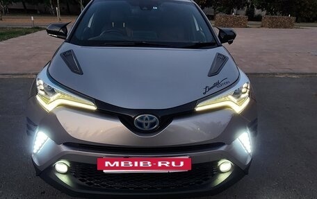 Toyota C-HR I рестайлинг, 2018 год, 2 374 000 рублей, 7 фотография
