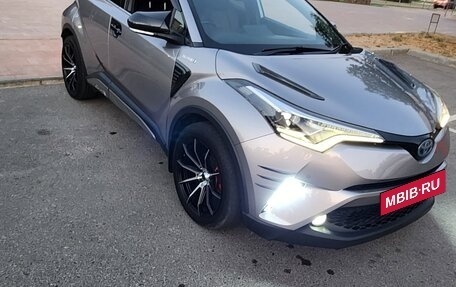 Toyota C-HR I рестайлинг, 2018 год, 2 374 000 рублей, 5 фотография