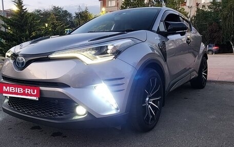 Toyota C-HR I рестайлинг, 2018 год, 2 374 000 рублей, 6 фотография