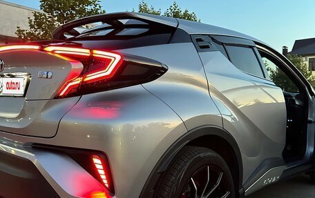 Toyota C-HR I рестайлинг, 2018 год, 2 374 000 рублей, 18 фотография