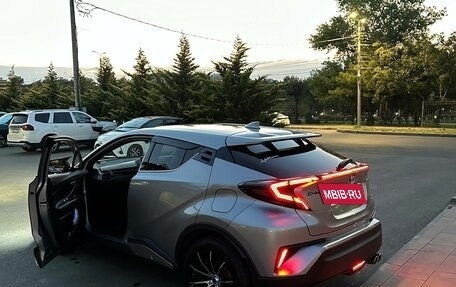 Toyota C-HR I рестайлинг, 2018 год, 2 374 000 рублей, 19 фотография