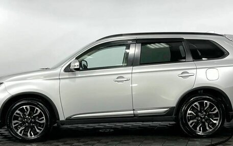 Mitsubishi Outlander III рестайлинг 3, 2021 год, 2 255 000 рублей, 9 фотография