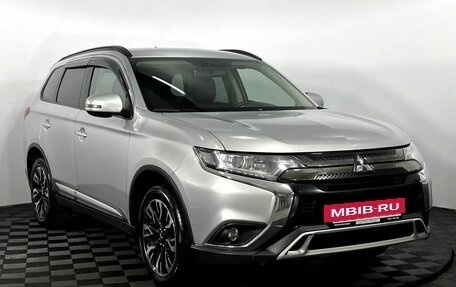 Mitsubishi Outlander III рестайлинг 3, 2021 год, 2 255 000 рублей, 4 фотография