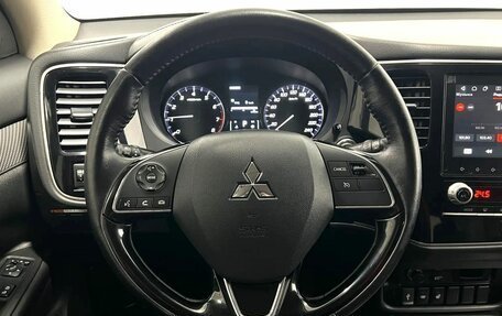 Mitsubishi Outlander III рестайлинг 3, 2021 год, 2 255 000 рублей, 17 фотография