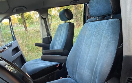 Volkswagen Caravelle T5, 2006 год, 1 280 000 рублей, 13 фотография