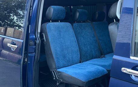 Volkswagen Caravelle T5, 2006 год, 1 280 000 рублей, 6 фотография