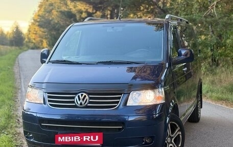 Volkswagen Caravelle T5, 2006 год, 1 280 000 рублей, 2 фотография