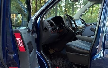 Volkswagen Caravelle T5, 2006 год, 1 280 000 рублей, 15 фотография