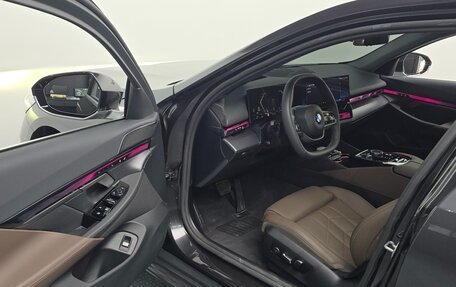 BMW 5 серия, 2025 год, 5 782 000 рублей, 5 фотография