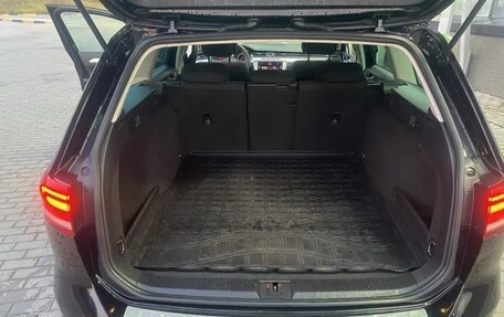 Volkswagen Passat B8 рестайлинг, 2017 год, 1 730 000 рублей, 13 фотография
