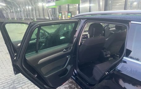 Volkswagen Passat B8 рестайлинг, 2017 год, 1 730 000 рублей, 11 фотография