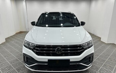 Volkswagen T-Roc I, 2022 год, 1 400 000 рублей, 2 фотография