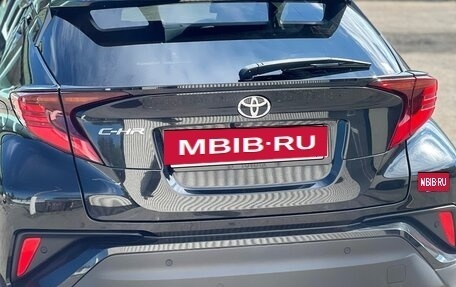 Toyota C-HR I рестайлинг, 2021 год, 2 100 000 рублей, 8 фотография