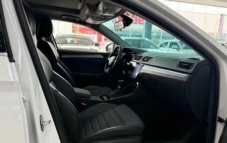 Skoda Superb III рестайлинг, 2023 год, 2 280 000 рублей, 10 фотография
