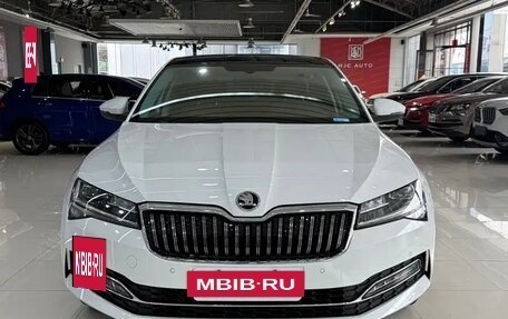 Skoda Superb III рестайлинг, 2023 год, 2 280 000 рублей, 5 фотография