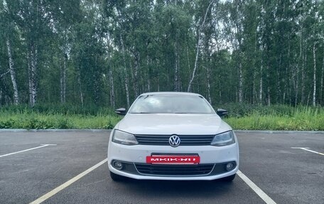 Volkswagen Jetta VI, 2013 год, 1 030 000 рублей, 3 фотография