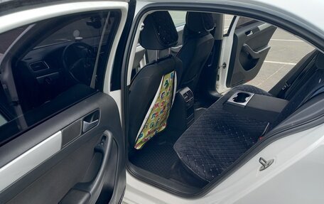 Volkswagen Jetta VI, 2013 год, 1 030 000 рублей, 15 фотография