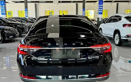 Skoda Superb III рестайлинг, 2023 год, 2 049 600 рублей, 4 фотография