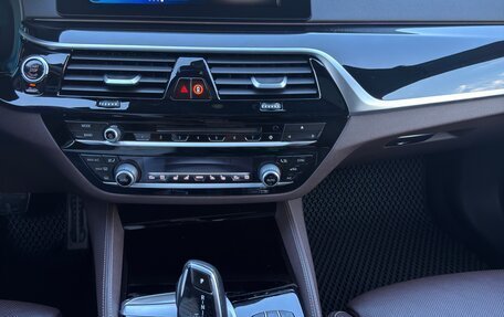 BMW 5 серия, 2018 год, 2 650 000 рублей, 15 фотография