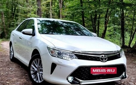 Toyota Camry, 2015 год, 2 090 000 рублей, 3 фотография