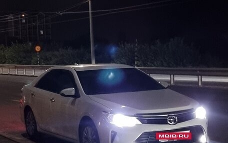 Toyota Camry, 2015 год, 2 090 000 рублей, 7 фотография
