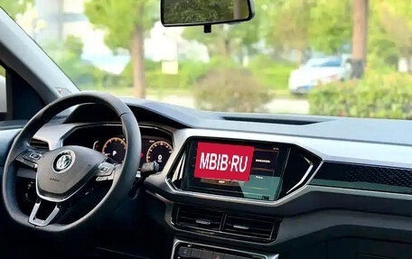 Volkswagen T-Cross I, 2023 год, 1 380 500 рублей, 8 фотография