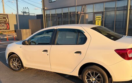Renault Logan II, 2015 год, 750 000 рублей, 3 фотография